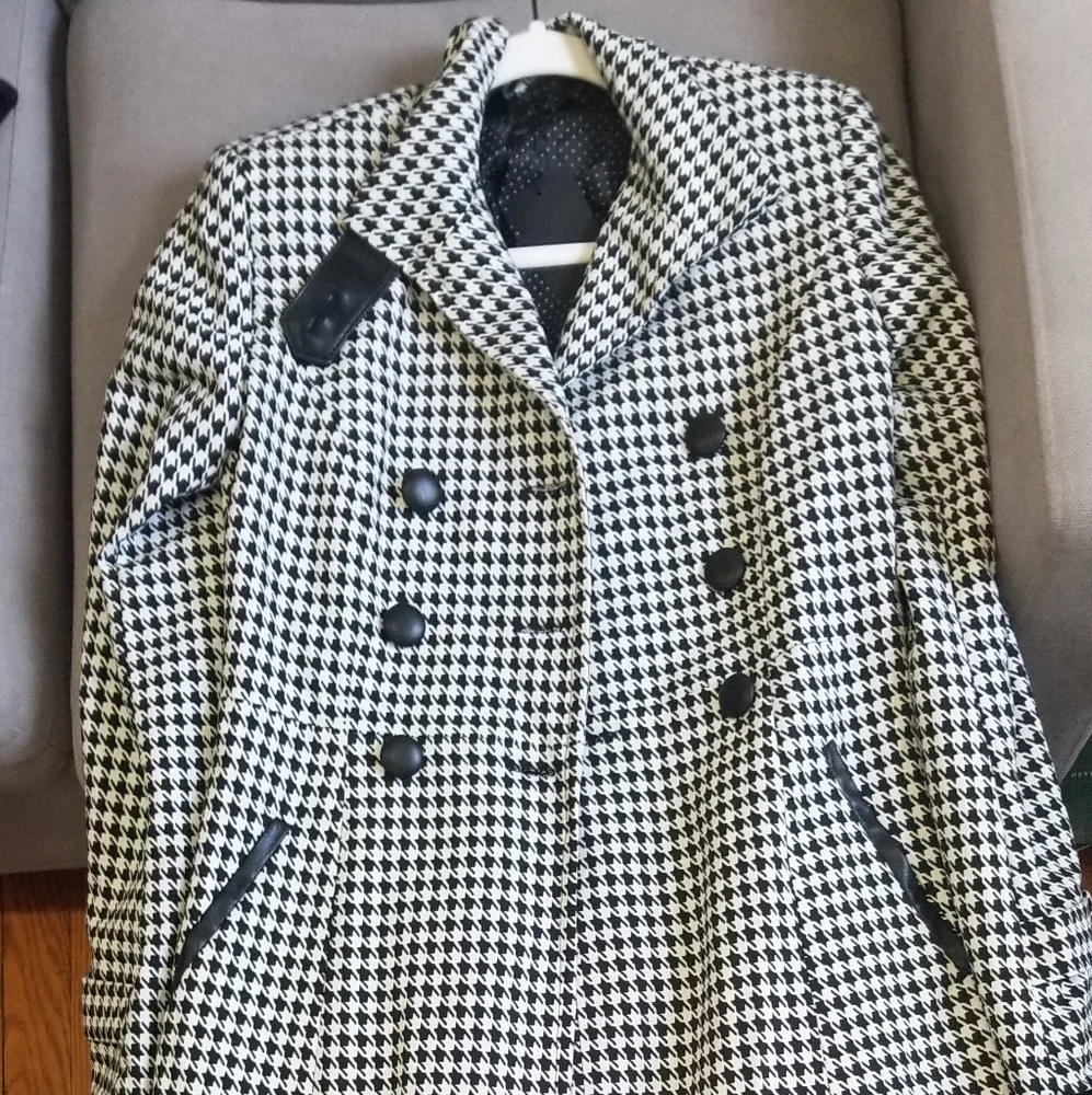 Designer Houndstooth Coat - Picture 5 of 12